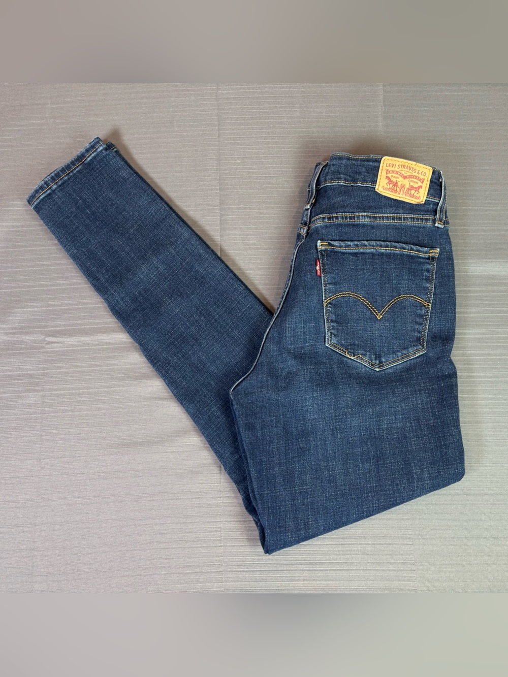 Levi’s 721 High Rise Skinny Jeans Dark Wash Stretch W30